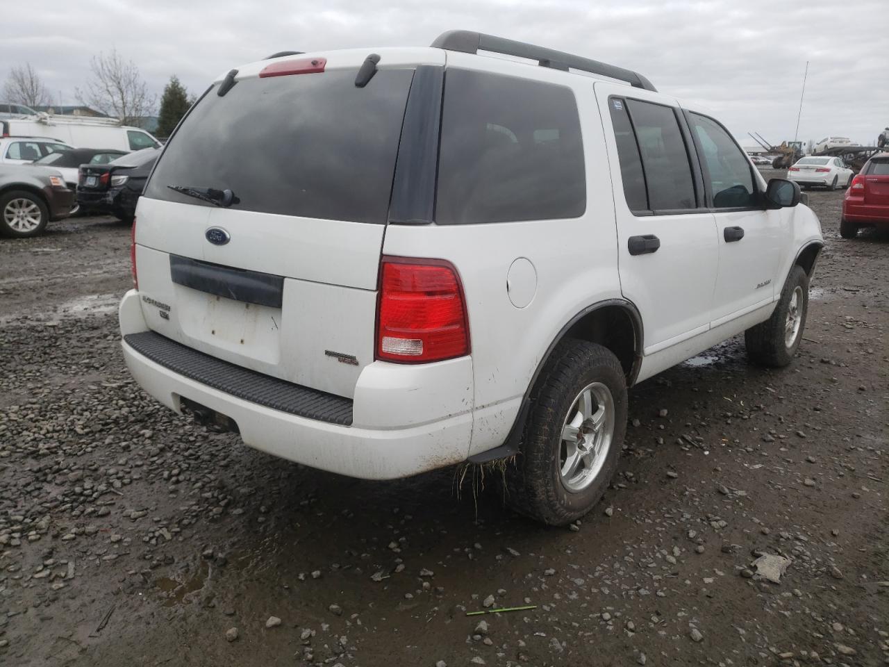 Photo 4 from auction – 2005 FORD EXPLORER X with VIN 1FMZU63K75UA84700