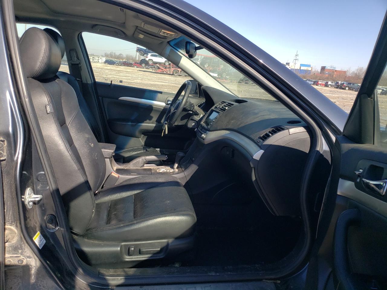 Photo 5 from auction – 2005 ACURA TSX with VIN JH4CL96995C029029