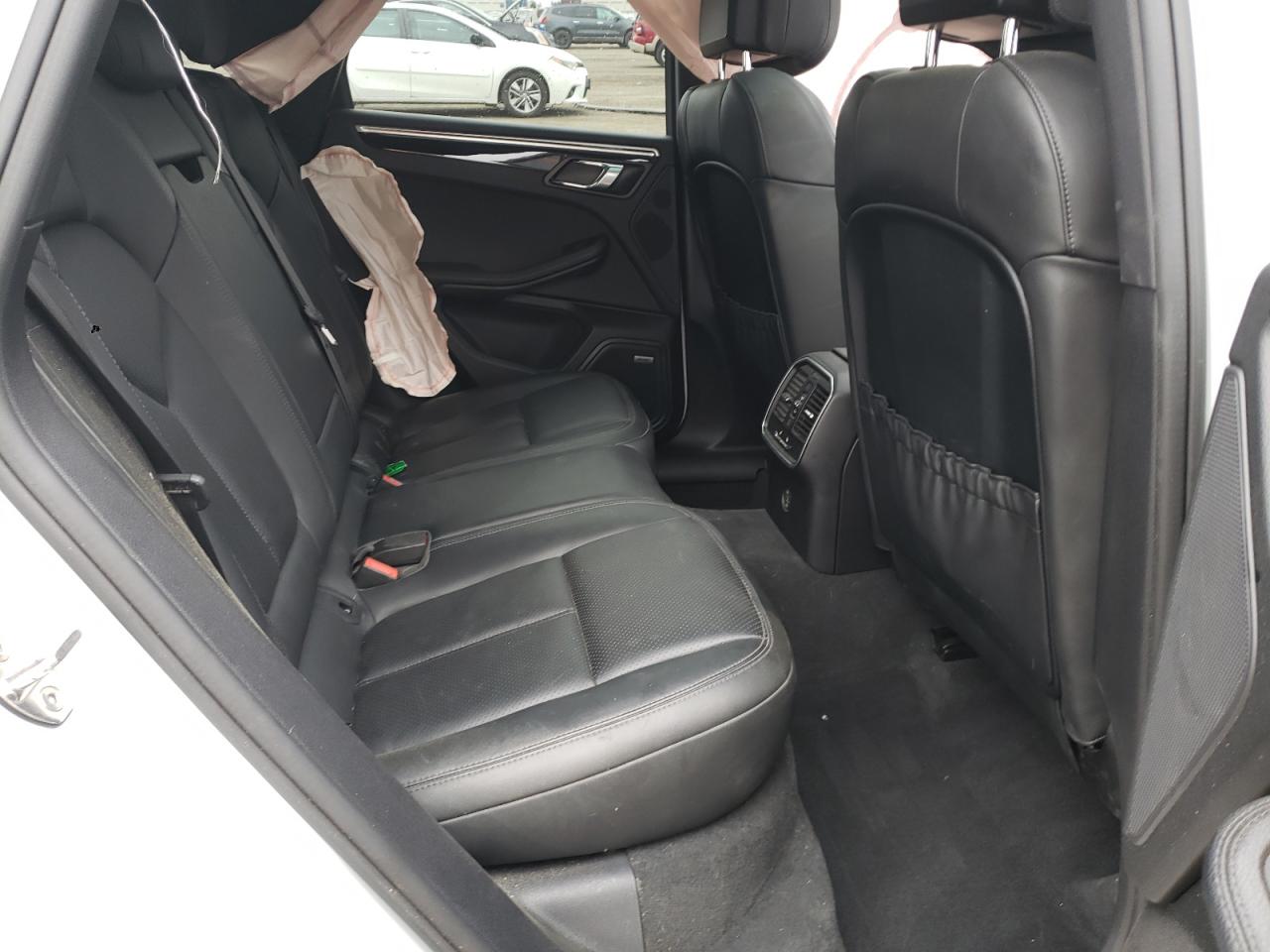 Photo 6 from auction – 2018 PORSCHE MACAN with VIN WP1AA2A55JLB13898
