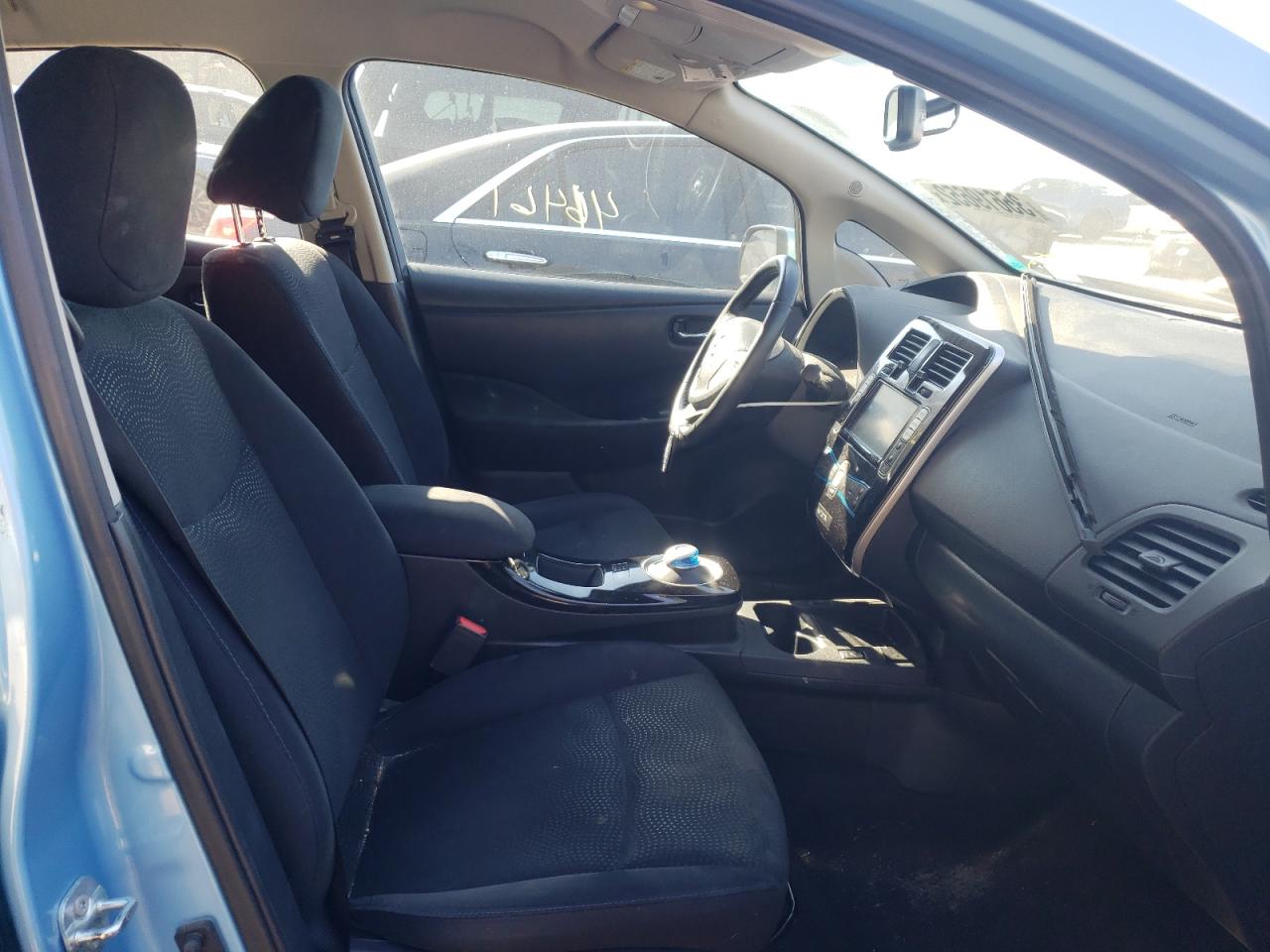 Photo 5 from auction – 2015 NISSAN LEAF S with VIN 1N4AZ0CP1FC317740
