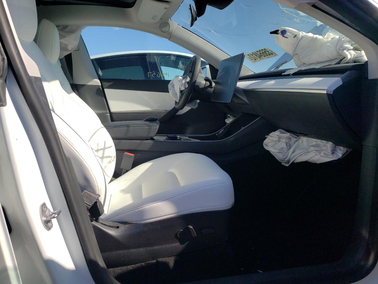 Photo 5 from auction – 2020 TESLA MODEL Y with VIN 5YJYGDEE3LF046230