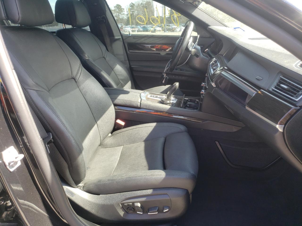 Photo 5 from auction – 2015 BMW 740 LI with VIN WBAYE4C58FD138807