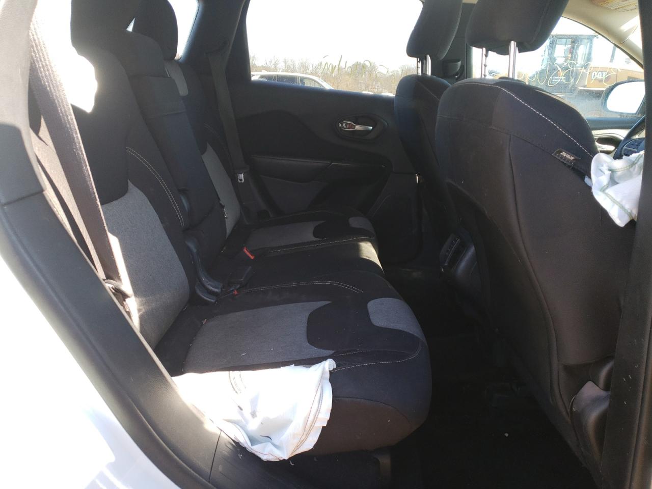 Photo 6 from auction – 2014 JEEP CHEROKEE L with VIN 1C4PJMCB4EW140962