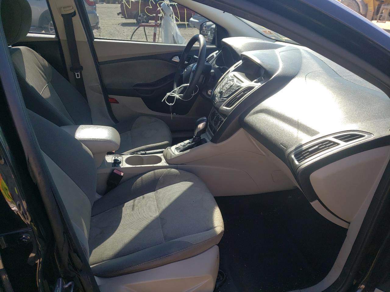Photo 5 from auction – 2012 FORD FOCUS with VIN 1FAHP3F25CL427367