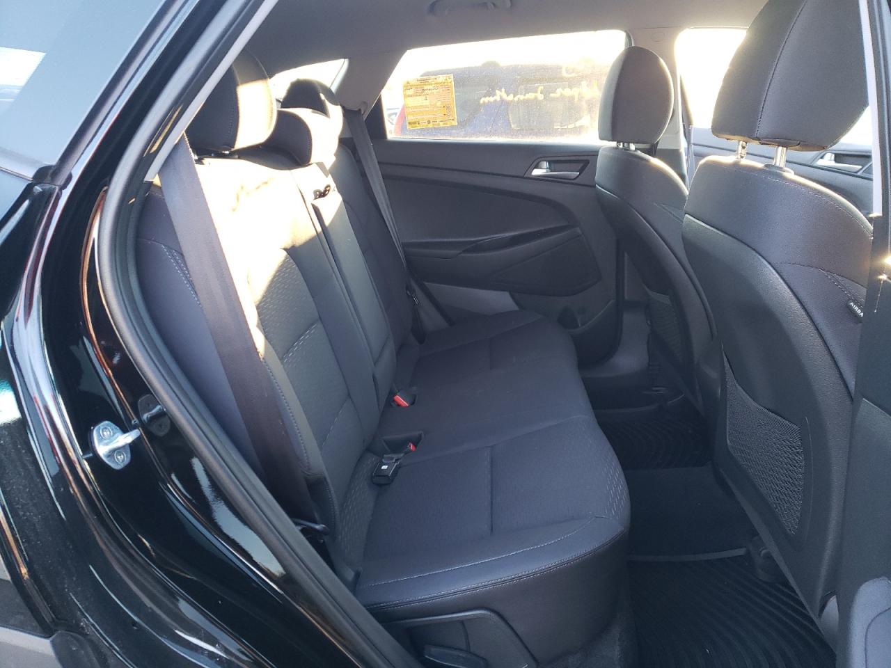 Photo 6 from auction – 2020 HYUNDAI TUCSON SE with VIN KM8J2CA40LU117359