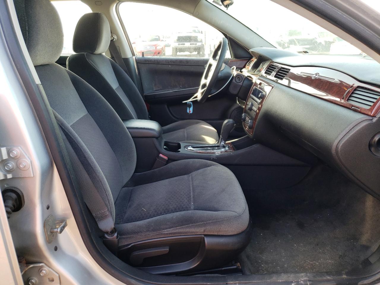 Photo 5 from auction – 2010 CHEVROLET IMPALA LS with VIN 2G1WA5EN7A1124919