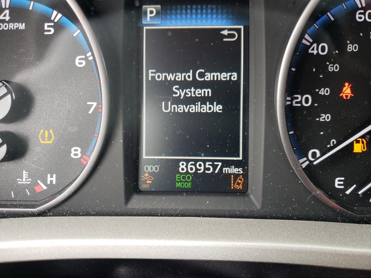 Photo 8 from auction – 2017 TOYOTA RAV4 LE with VIN 2T3BFREV8HW586633