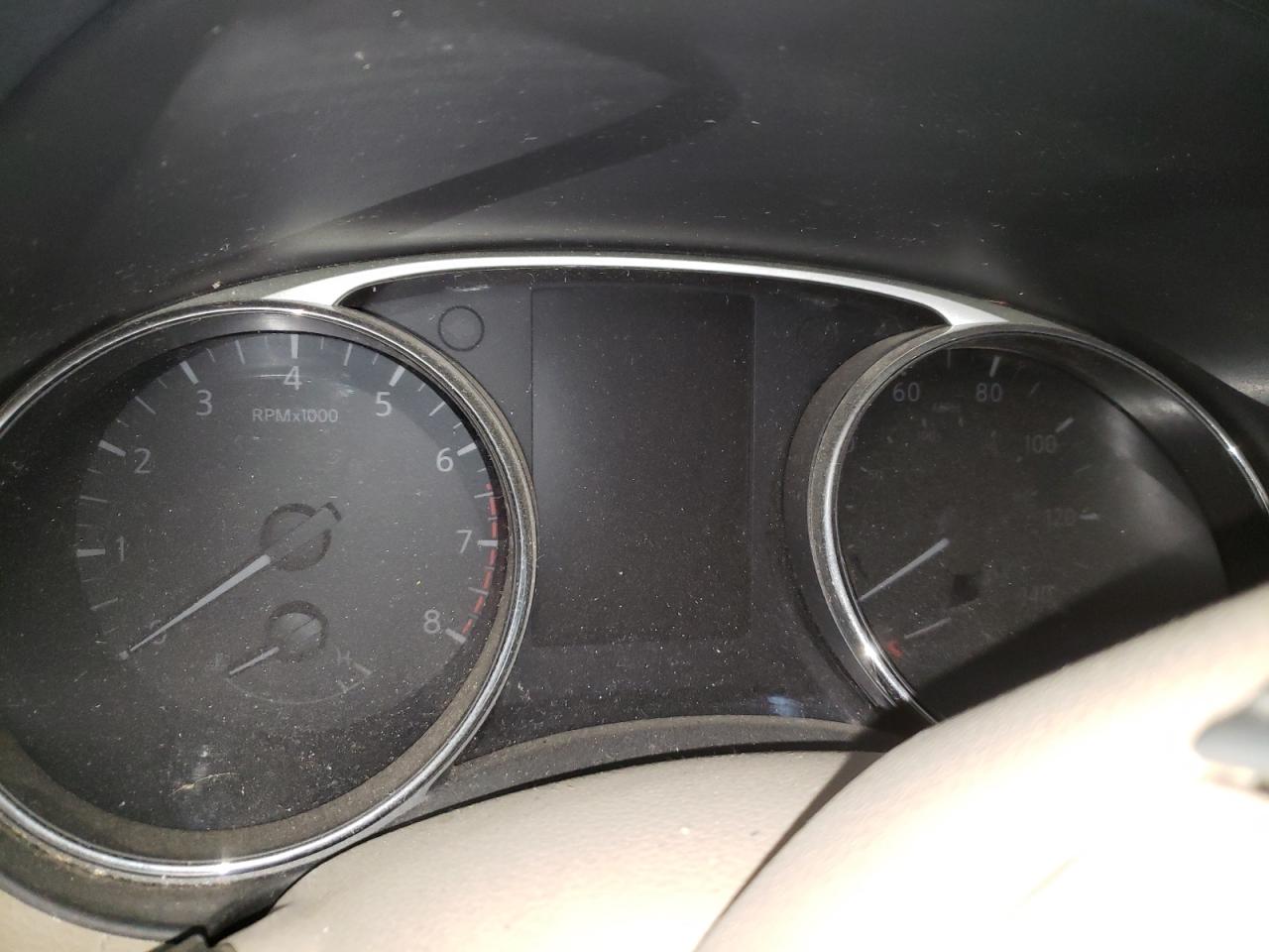 Photo 8 from auction – 2015 NISSAN ROGUE S with VIN 5N1AT2MV8FC812677
