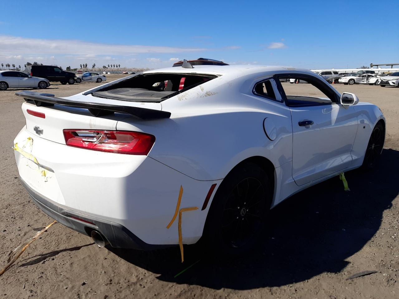 Photo 4 from auction – 2018 CHEVROLET CAMARO LT with VIN 1G1FB1RX6J0126111