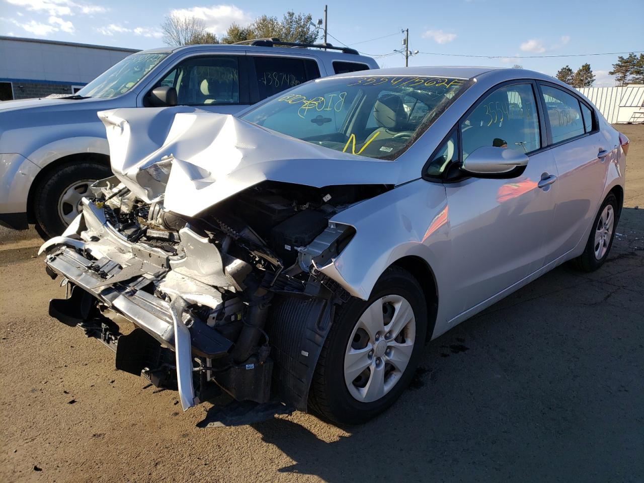 Photo 2 from auction – 2015 KIA FORTE LX with VIN KNAFK4A60F5418498