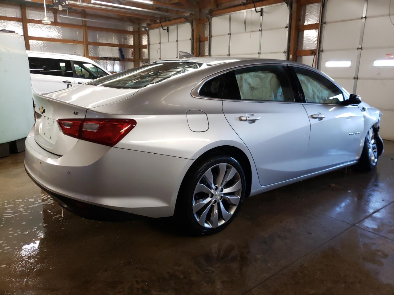 Photo 4 from auction – 2017 CHEVROLET MALIBU LT with VIN 1G1ZE5ST6HF264094