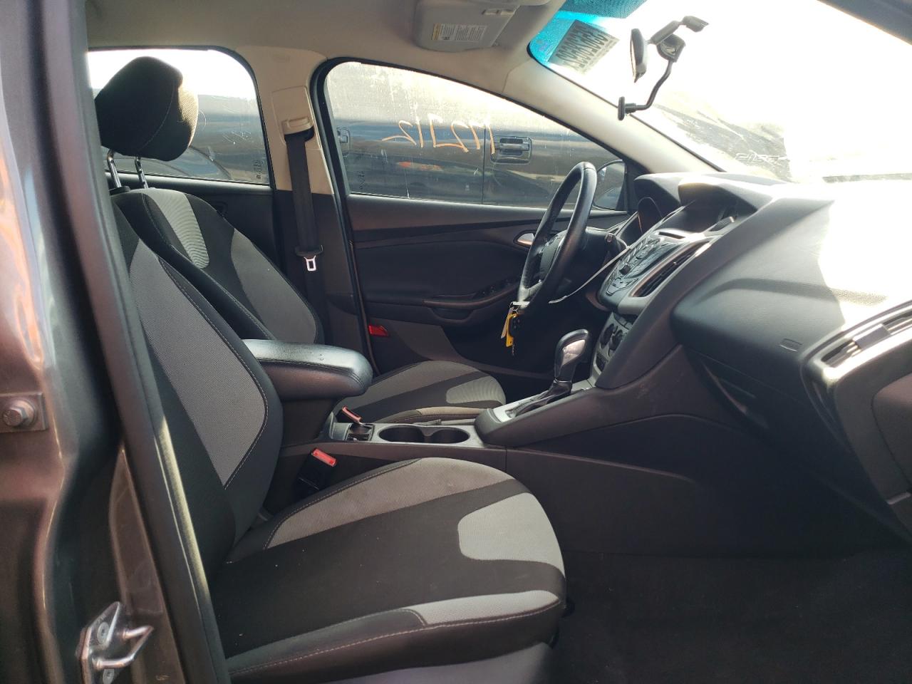 Photo 5 from auction – 2014 FORD FOCUS SE with VIN 1FADP3K21EL432265