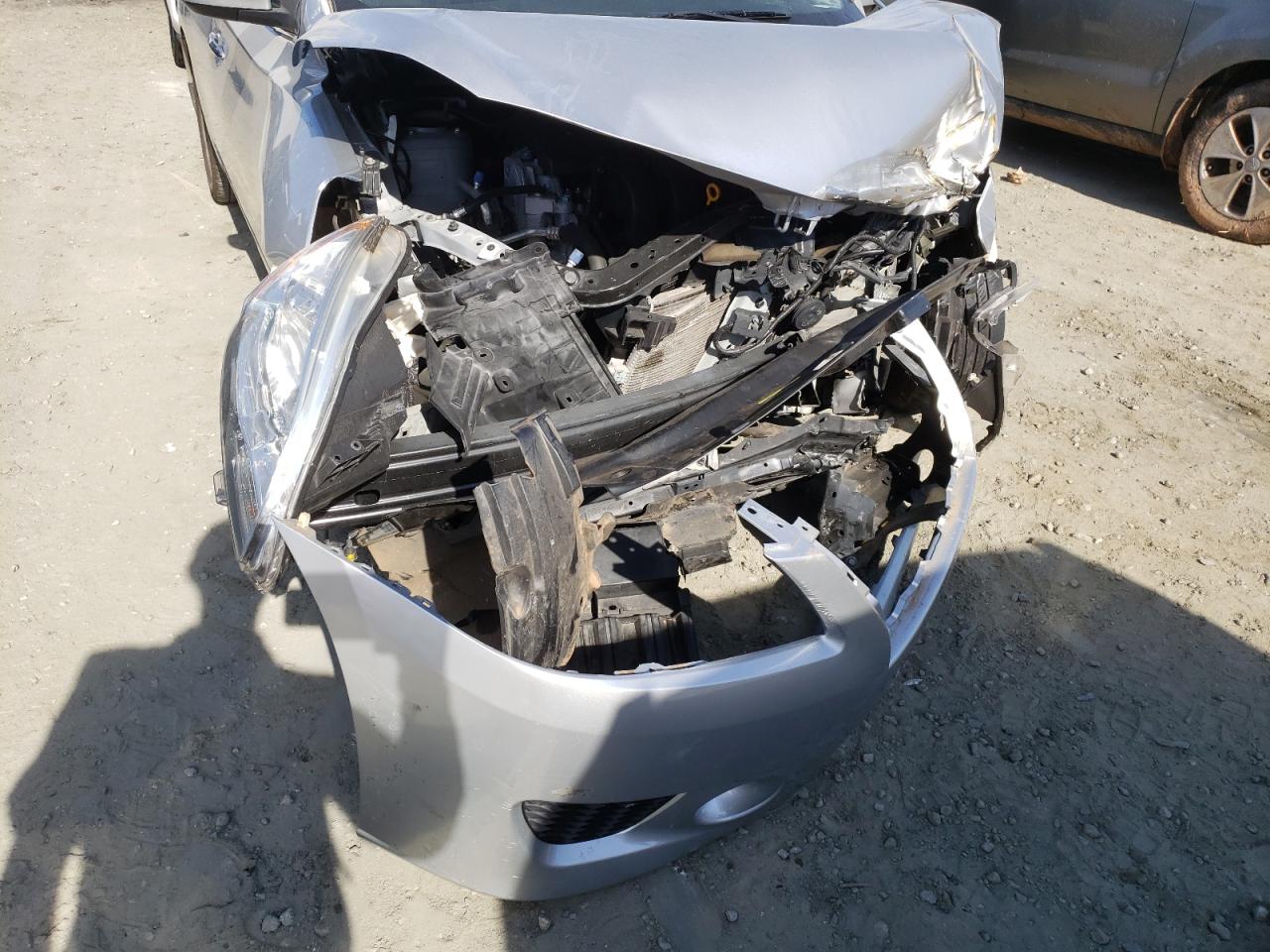 Photo 9 from auction – 2015 NISSAN SENTRA with VIN 3N1AB7AP8FL671854