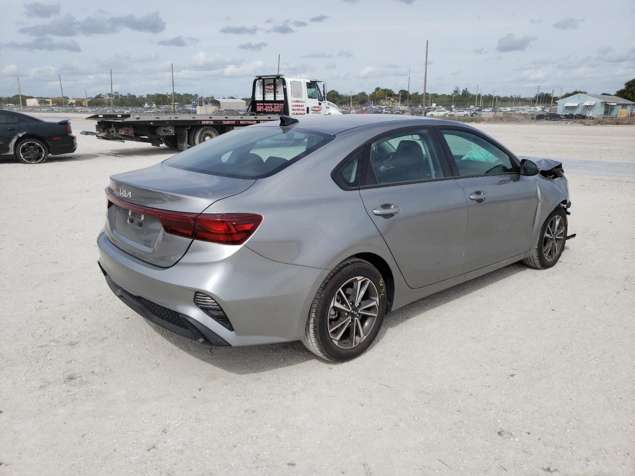 Photo 4 from auction – 2022 KIA FORTE FE with VIN 3KPF24AD2NE434965