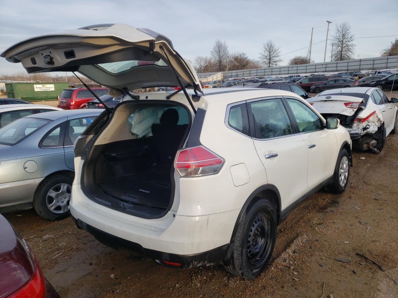 Photo 4 from auction – 2015 NISSAN ROGUE S with VIN 5N1AT2MT1FC842375