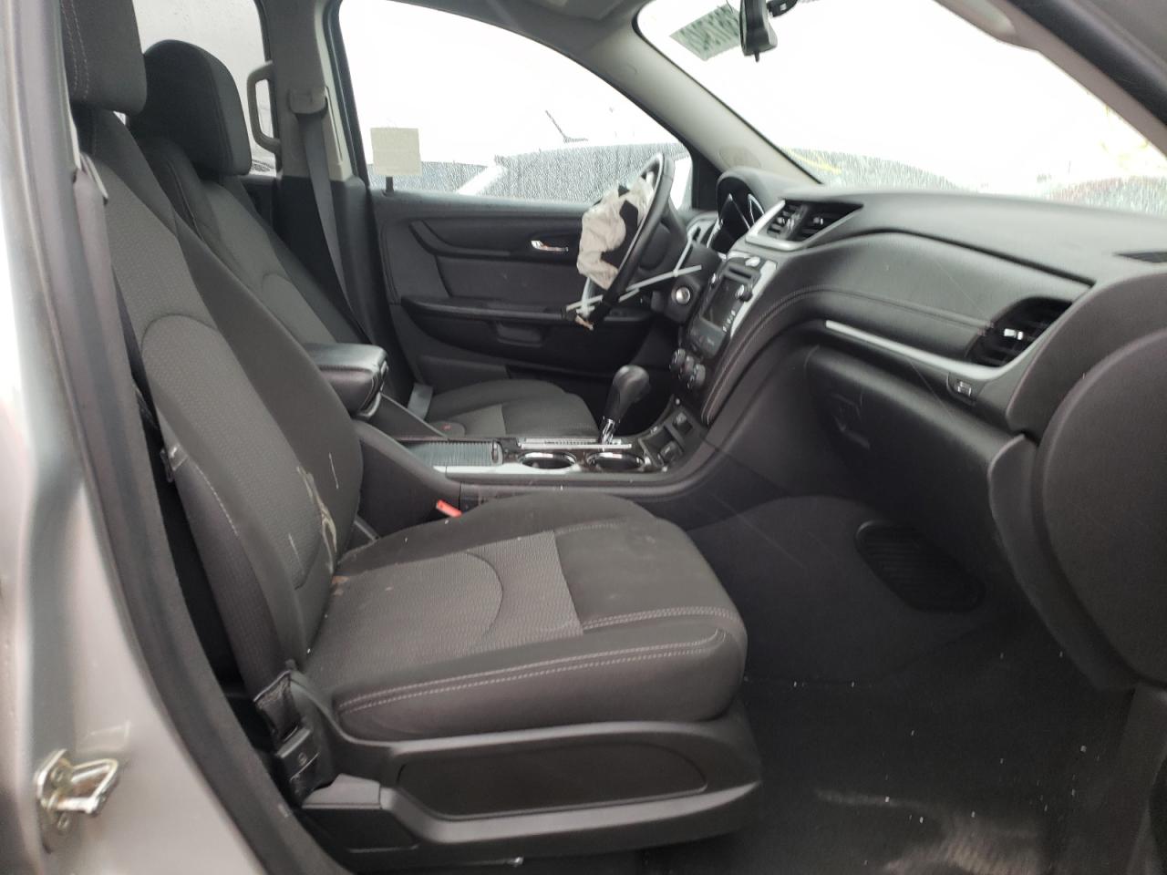 Photo 5 from auction – 2016 CHEVROLET TRAVERSE L with VIN 1GNKRGKDXGJ320395