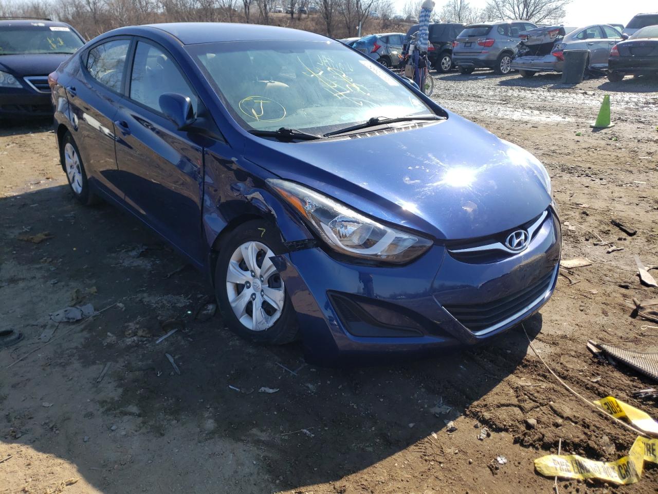 HYUNDAI ELANTRA SE 2016 with VIN 5NPDH4AE3GH721700 - Photo from auction