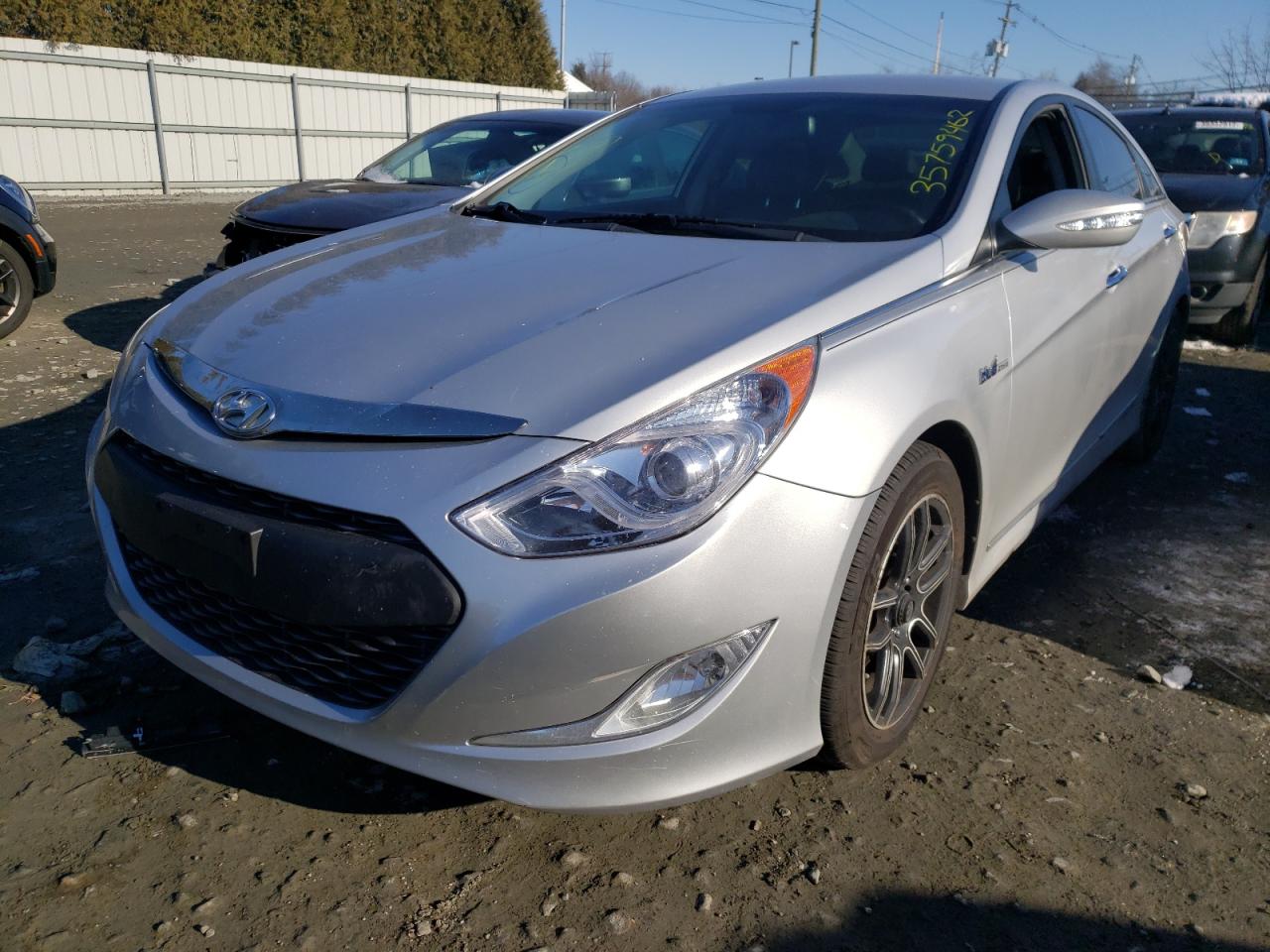 Photo 2 from auction – 2013 HYUNDAI SONATA HYB with VIN KMHEC4A42DA094951