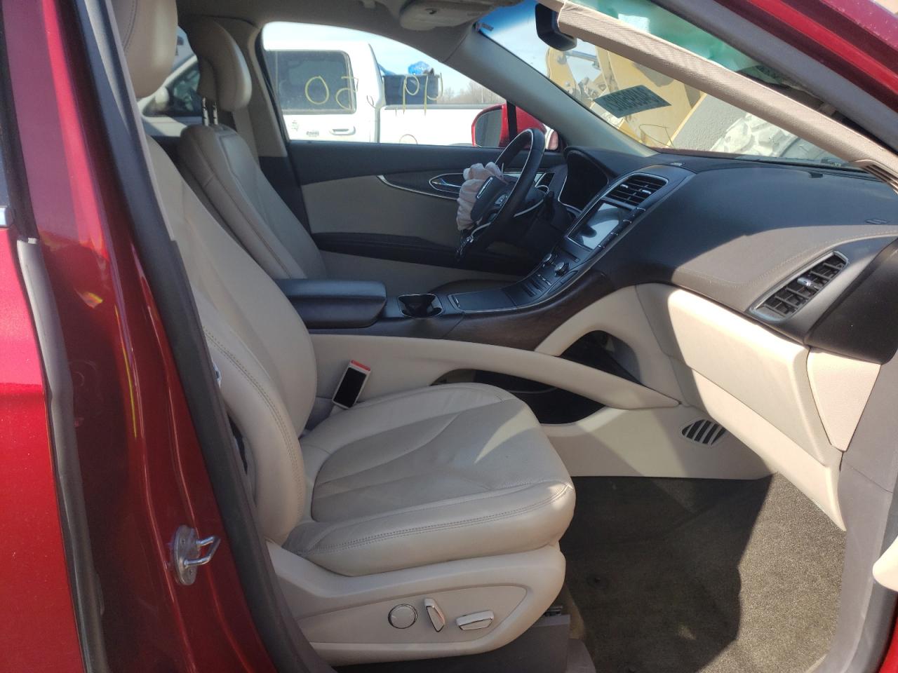Photo 5 from auction – 2016 LINCOLN MKX RESERV with VIN 2LMPJ8LR9GBL66973