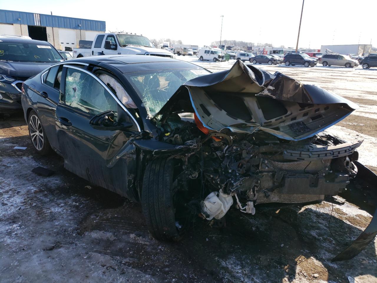 BUICK REGAL ESSE 2019 with VIN W04GR6SX7K1011361 - Photo from auction