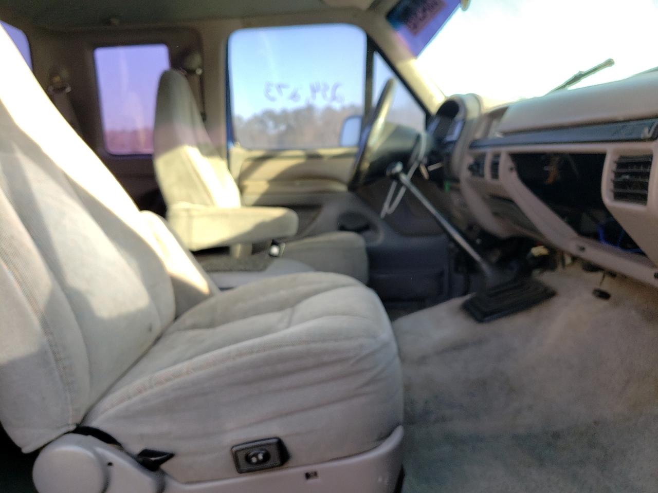Photo 5 from auction – 1996 FORD F250 with VIN 1FTHX26F5TEB33611