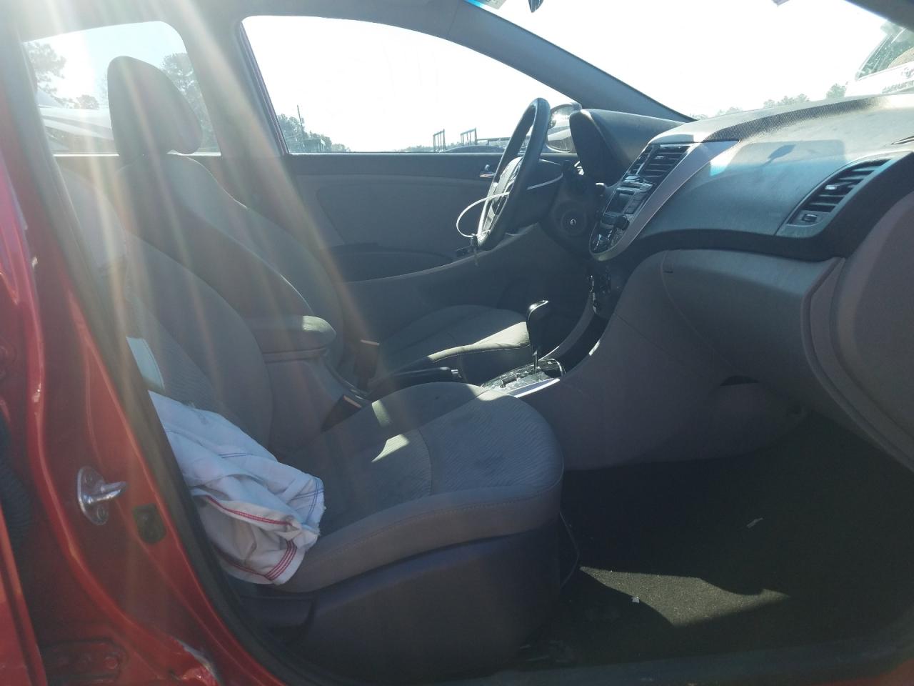Photo 5 from auction – 2014 HYUNDAI ACCENT GLS with VIN KMHCU4AE7EU608919