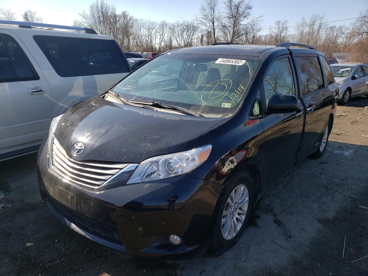 Photo 2 from auction – 2015 TOYOTA SIENNA XLE with VIN 5TDYK3DC8FS628607