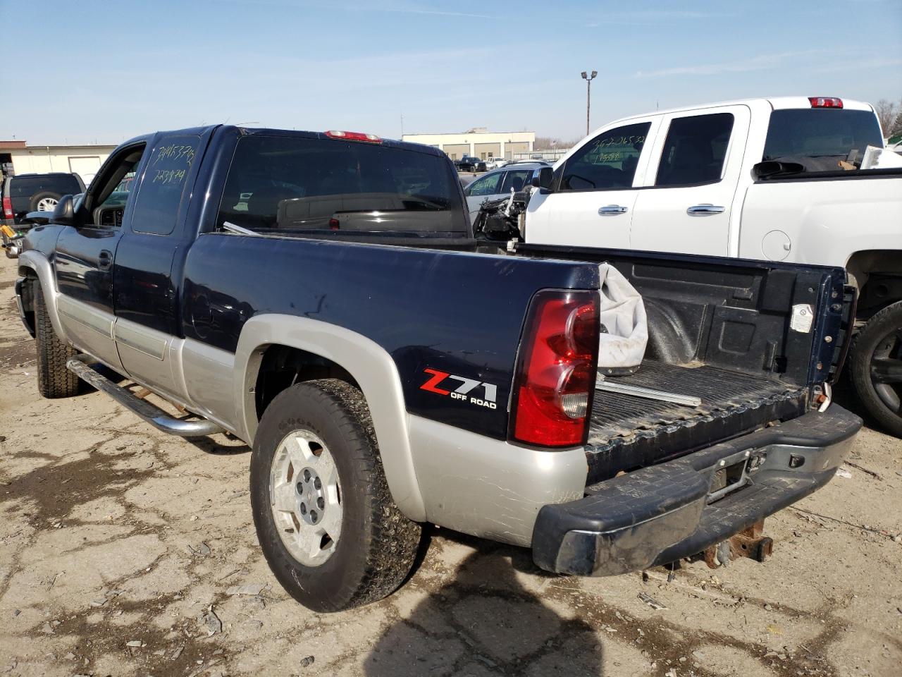 Photo 3 from auction – 2006 CHEVROLET SILVERADO with VIN 1GCEK19B36Z223874