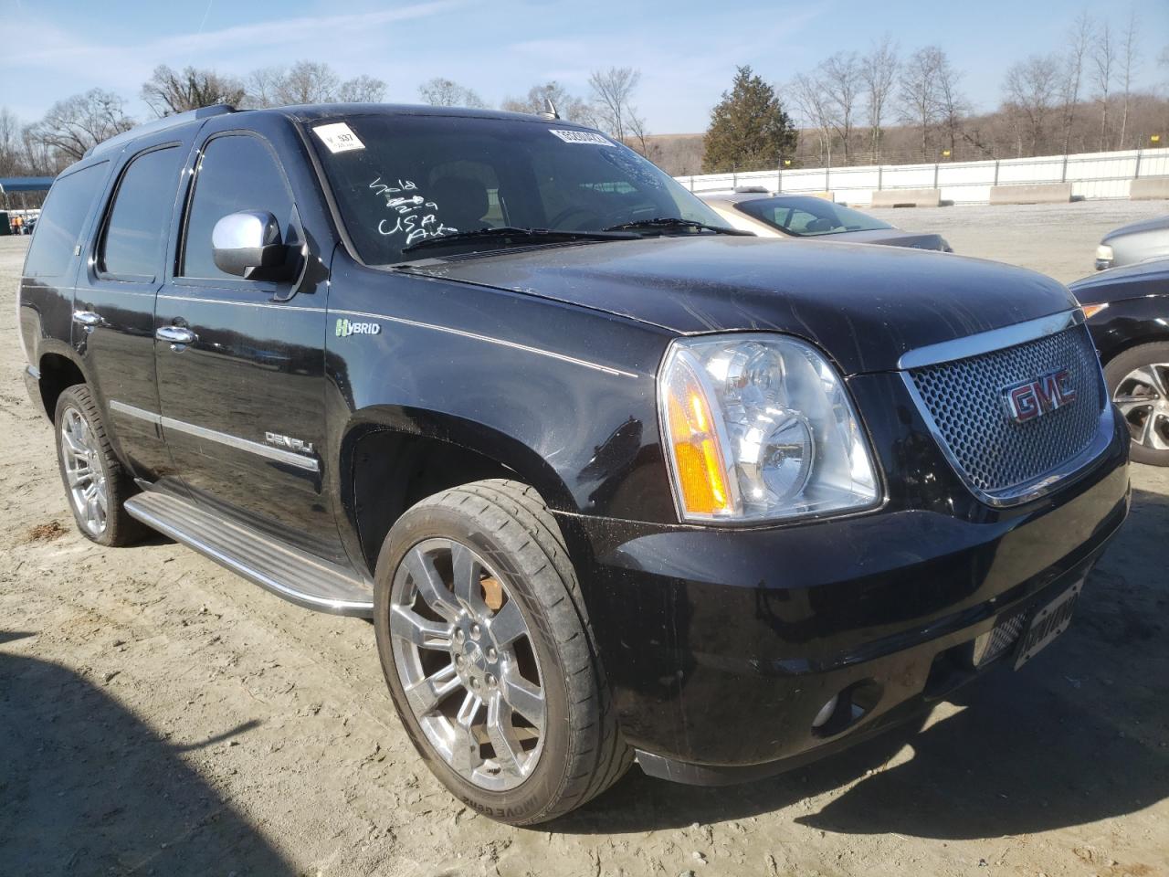 GMC YUKON DENA 2011 with VIN 1GKS1GEJ6BR202943 - Photo from auction