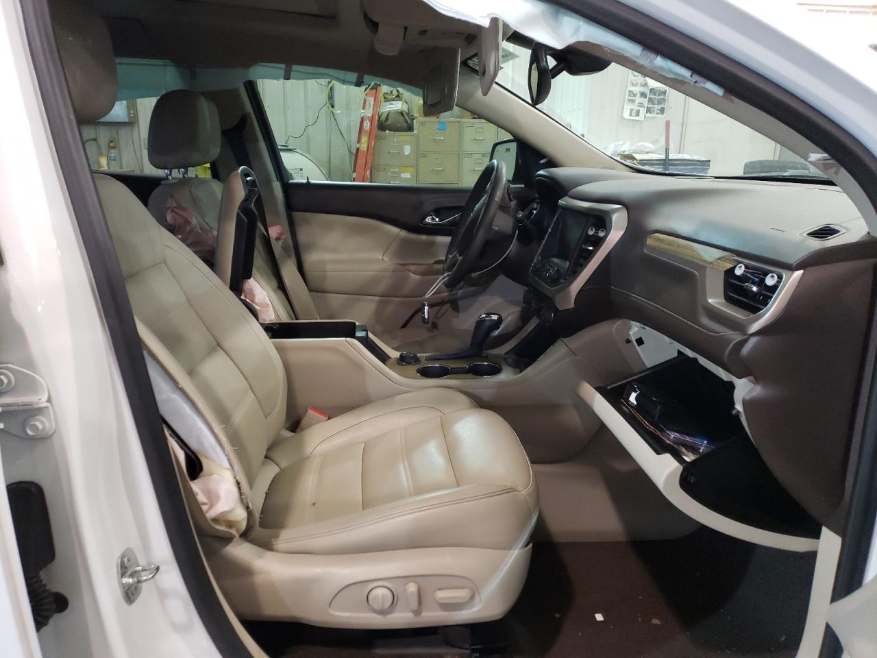 Photo 5 from auction – 2018 GMC ACADIA DEN with VIN 1GKKNXLS8JZ249549