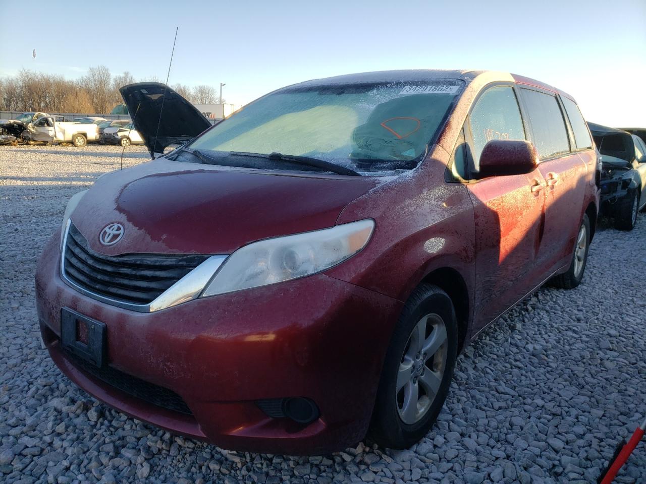 Photo 2 from auction – 2012 TOYOTA SIENNA BAS with VIN 5TDKA3DC5CS015414