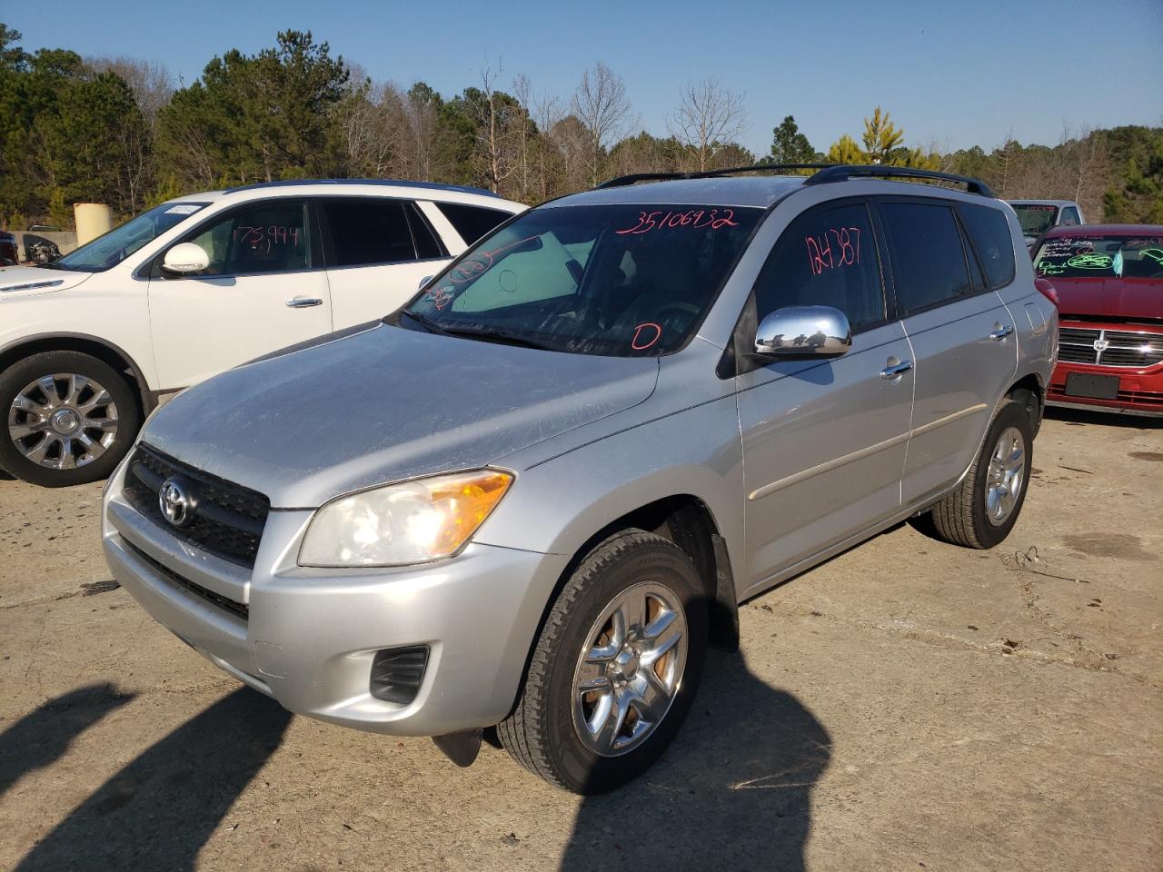 Photo 2 from auction – 2011 TOYOTA RAV4 with VIN 2T3ZF4DV1BW099462