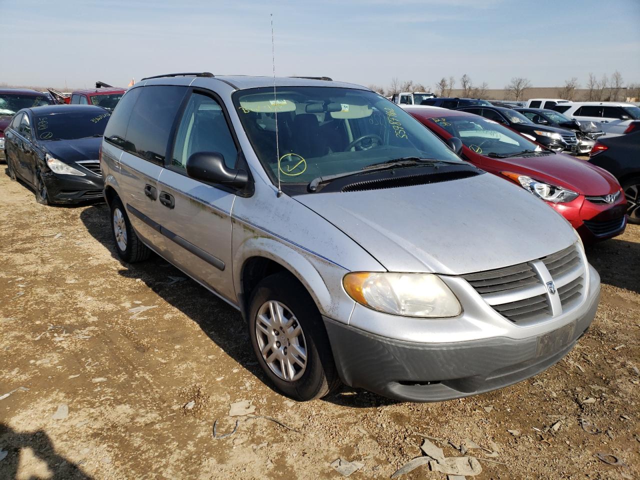 DODGE CARAVAN SE 2005 with VIN 1D4GP25R25B306113 - Photo from auction