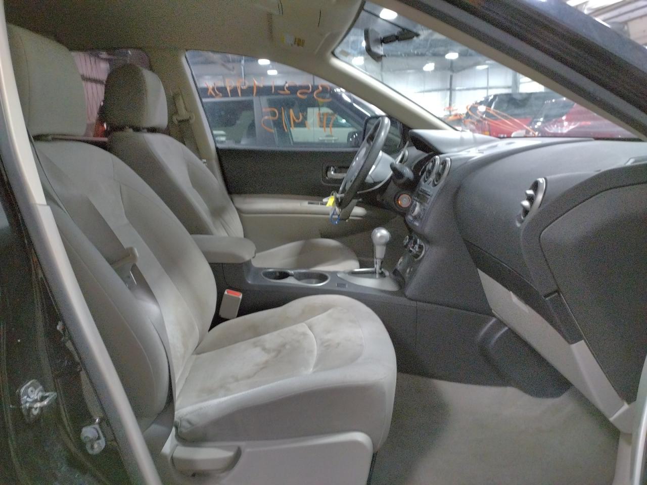 Photo 5 from auction – 2013 NISSAN ROGUE S with VIN JN8AS5MT2DW551943