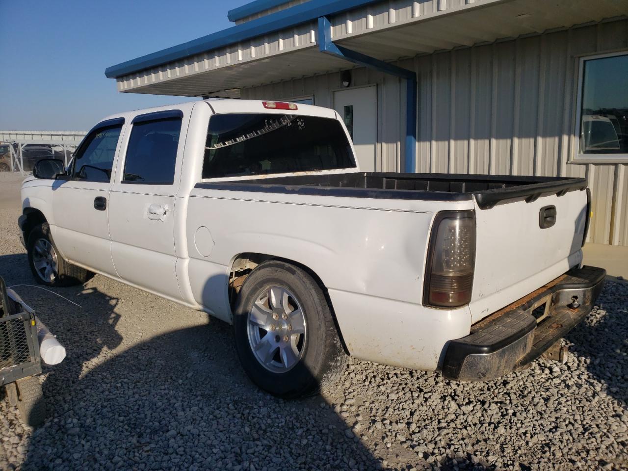 Photo 3 from auction – 2005 CHEVROLET SILVERADO with VIN 2GCEC13T851135912
