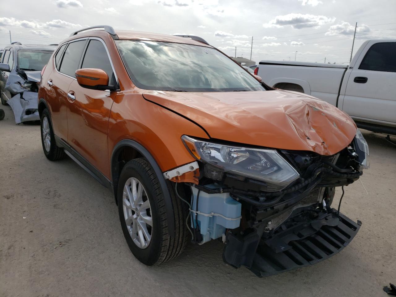 NISSAN ROGUE S 2017 with VIN 5N1AT2MTXHC801844 - Photo from auction