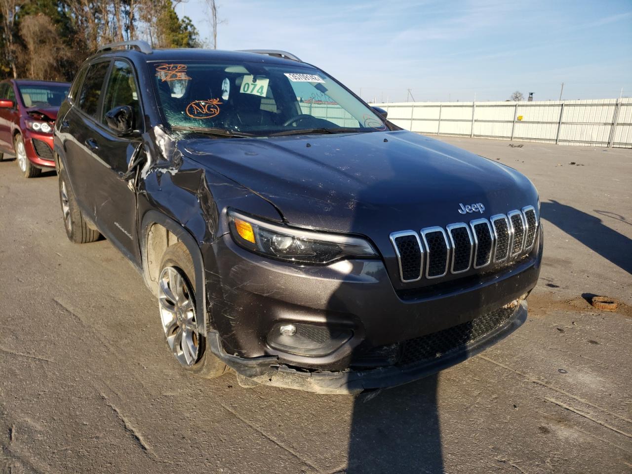 JEEP CHEROKEE L 2019 with VIN 1C4PJLLB8KD428131 - Photo from auction