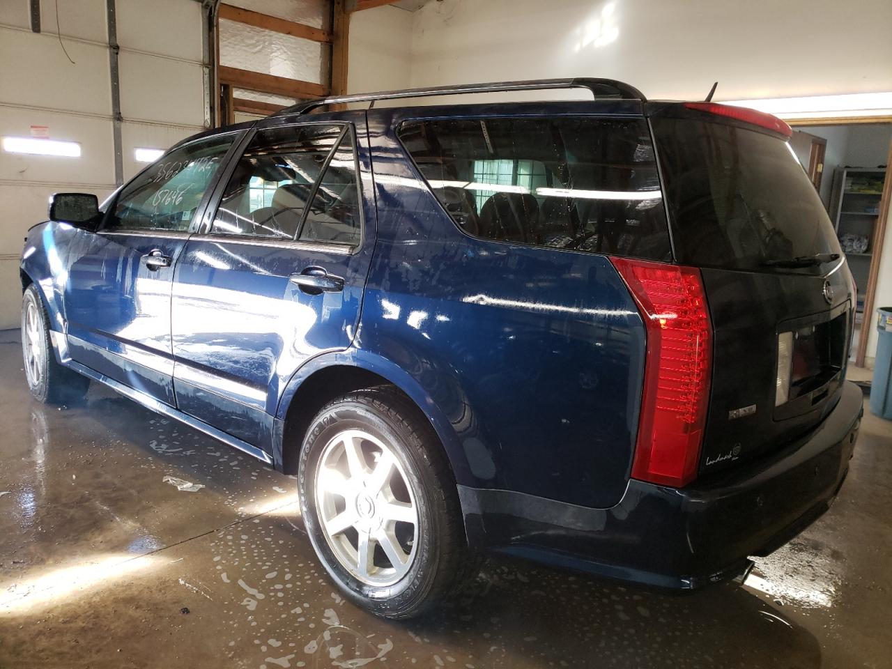 Photo 3 from auction – 2005 CADILLAC SRX with VIN 1GYEE63A350109696