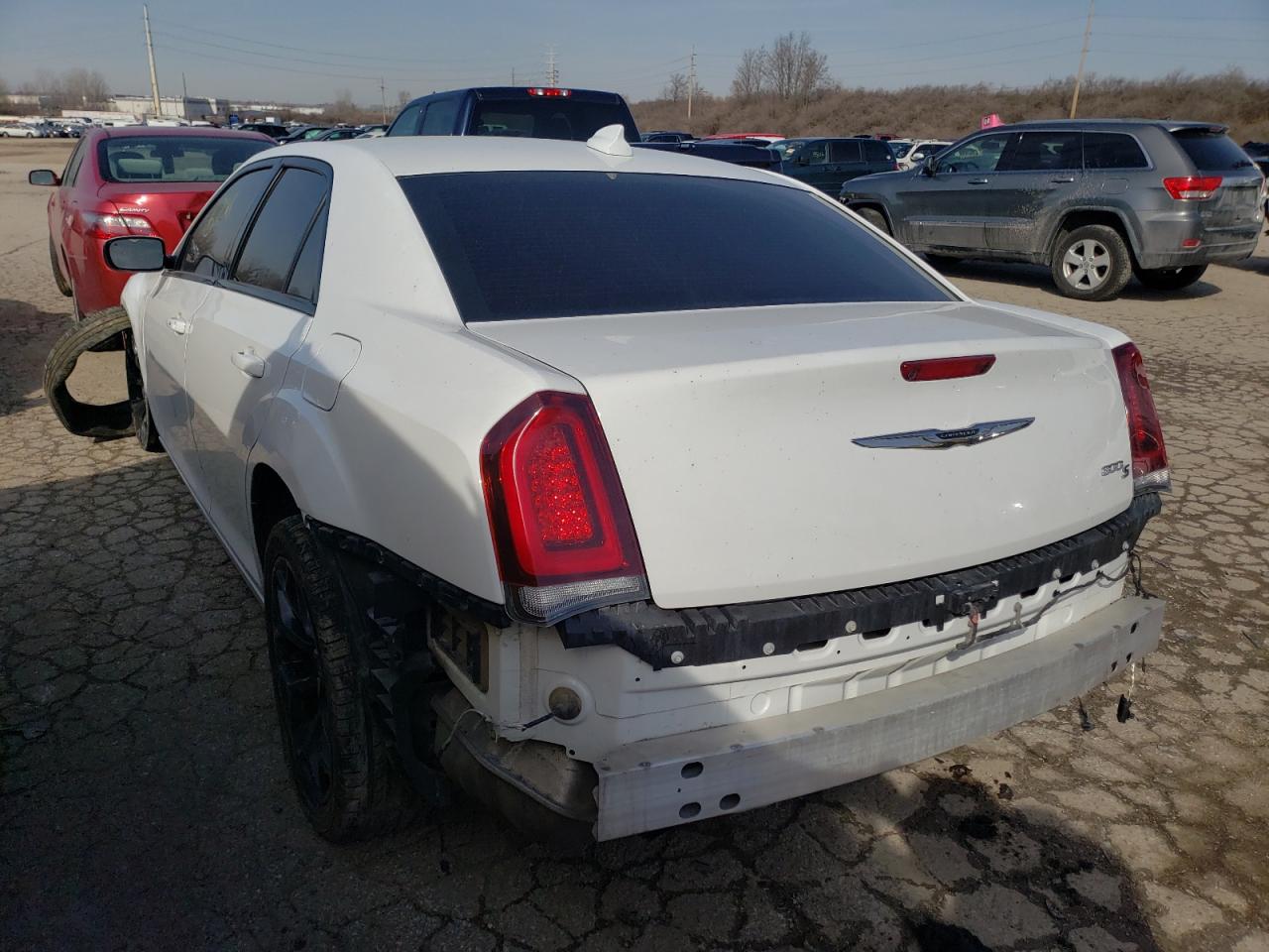 Photo 3 from auction – 2019 CHRYSLER 300 S with VIN 2C3CCABG3KH601040