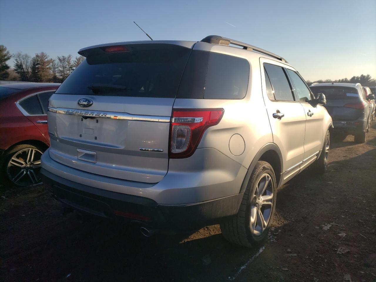 Photo 4 from auction – 2015 FORD EXPLORER L with VIN 1FM5K7F86FGB91215