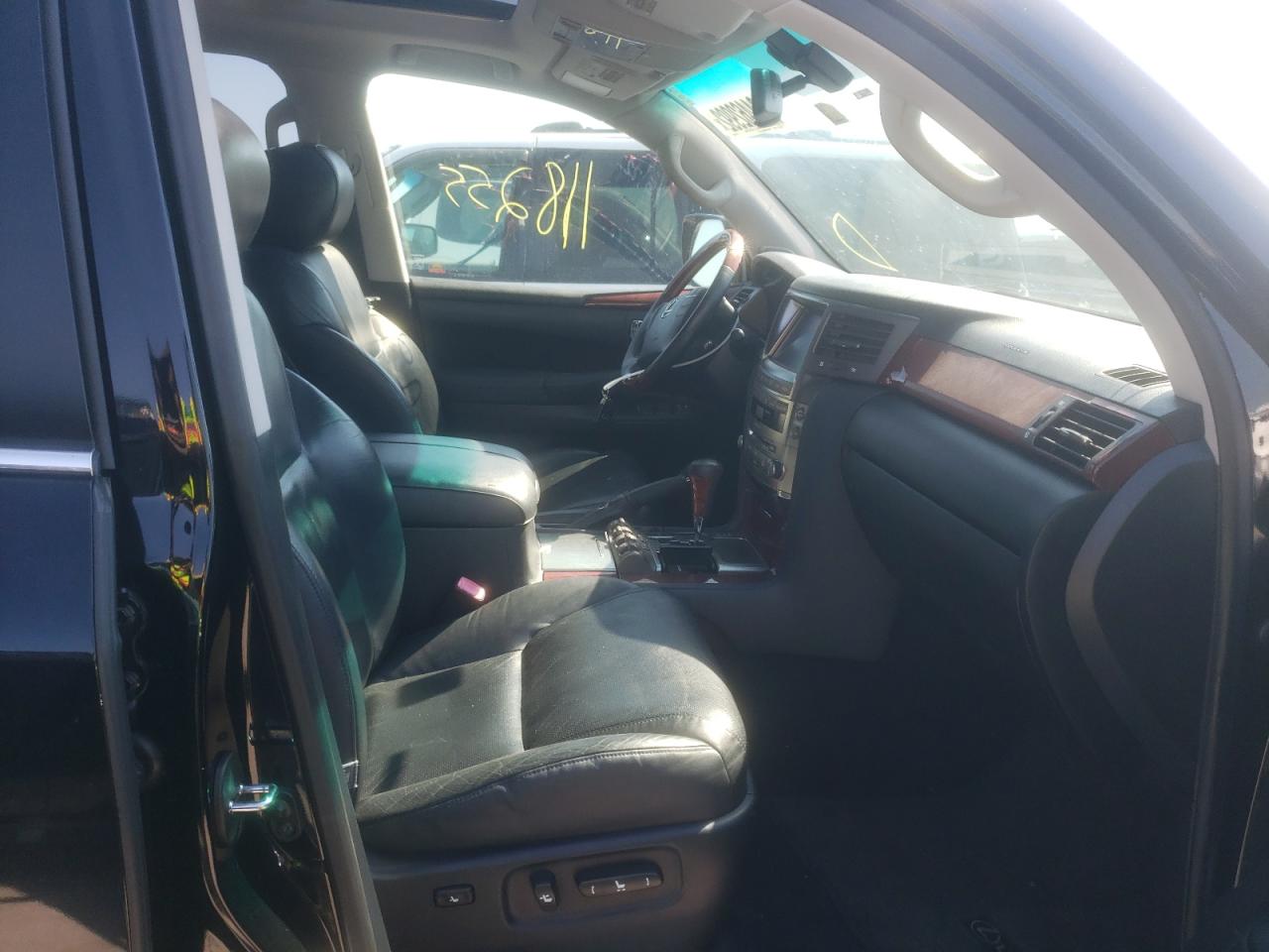 Photo 5 from auction – 2011 LEXUS LX 570 with VIN JTJHY7AX1B4064220