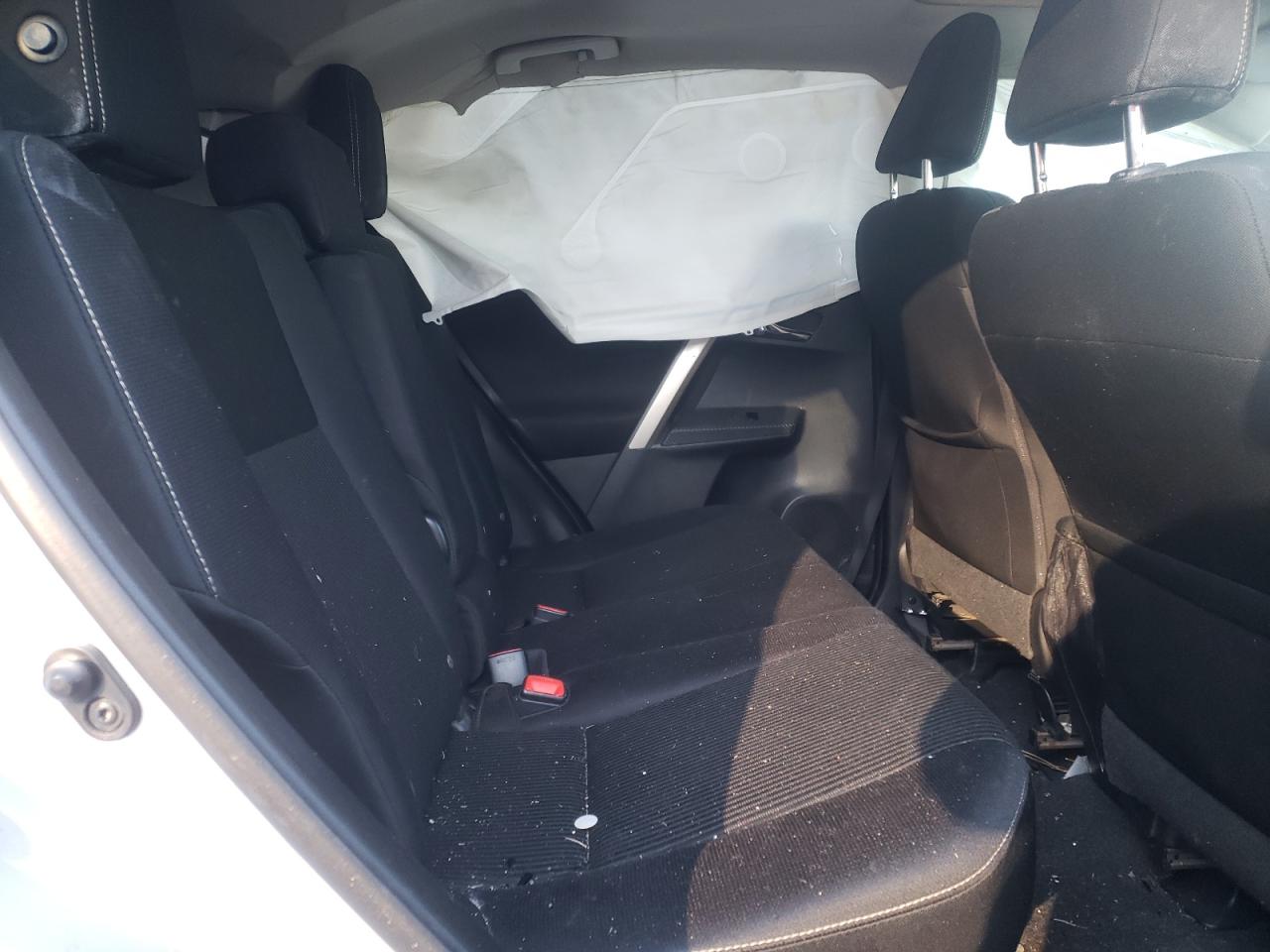 Photo 6 from auction – 2015 TOYOTA RAV4 XLE with VIN 2T3RFREV5FW263460