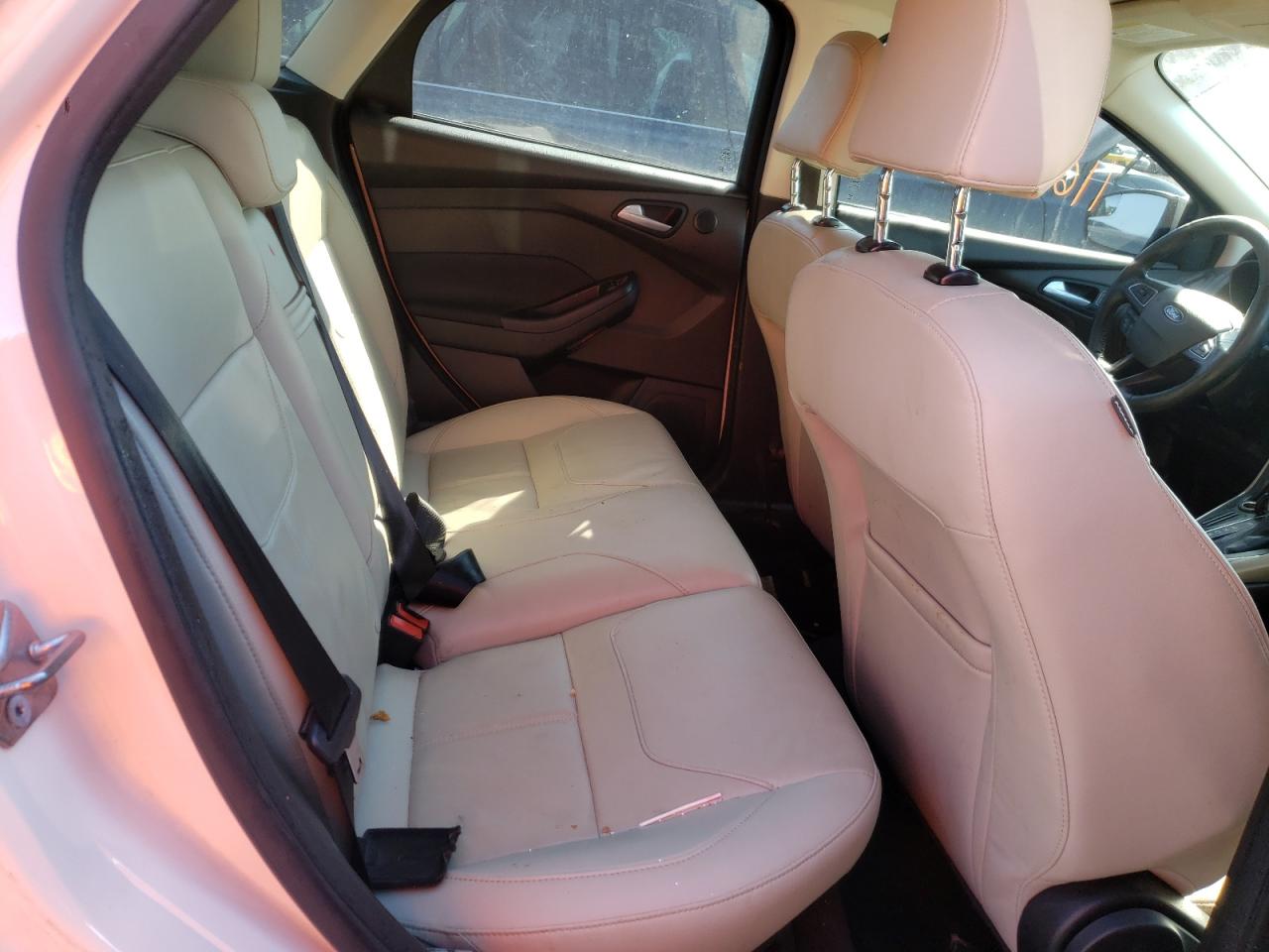 Photo 6 from auction – 2016 FORD FOCUS TITA with VIN 1FADP3N26GL307938