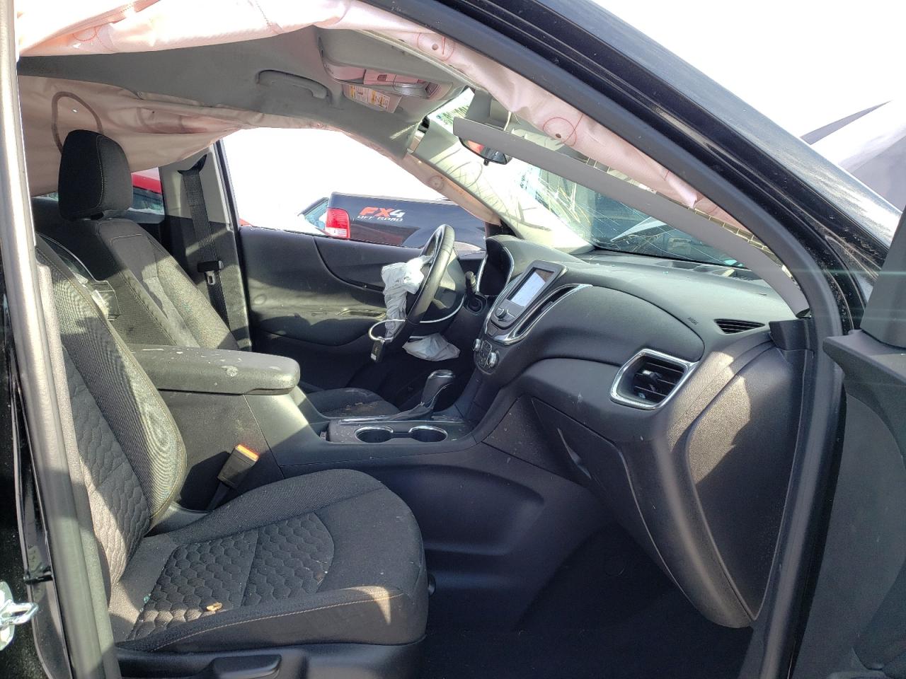 Photo 5 from auction – 2019 CHEVROLET EQUINOX LT with VIN 3GNAXKEV3KL339347