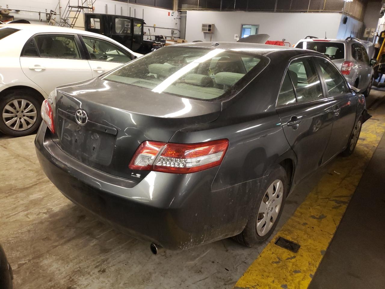 Photo 4 from auction – 2010 TOYOTA CAMRY BASE with VIN 4T4BF3EK6AR037004