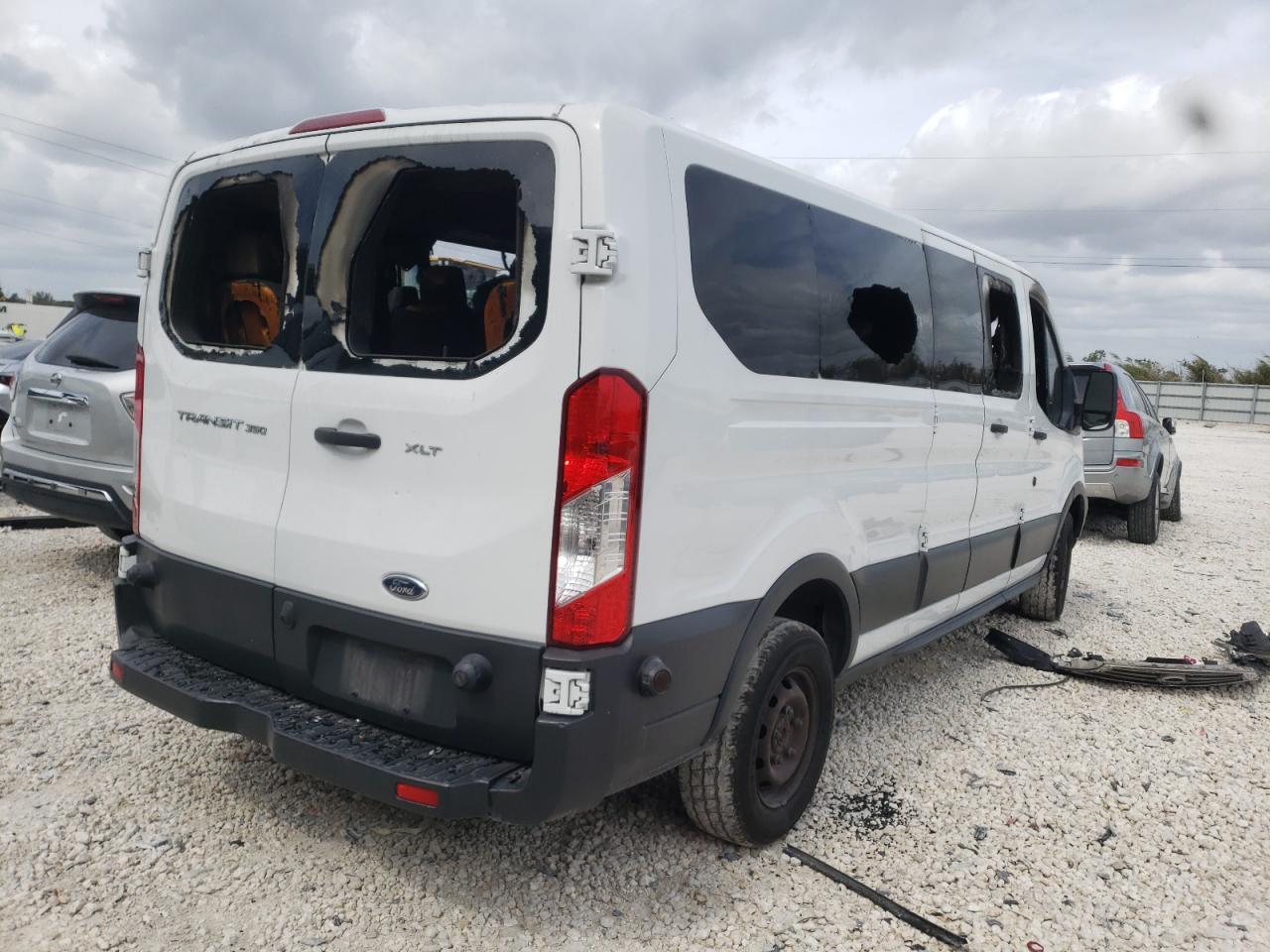 Photo 4 from auction – 2016 FORD TRANSIT T- with VIN 1FBZX2ZM4GKA57194