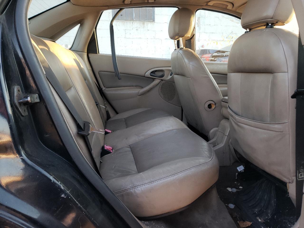 Photo 6 from auction – 2003 FORD FOCUS with VIN 1FAFP38313W259383