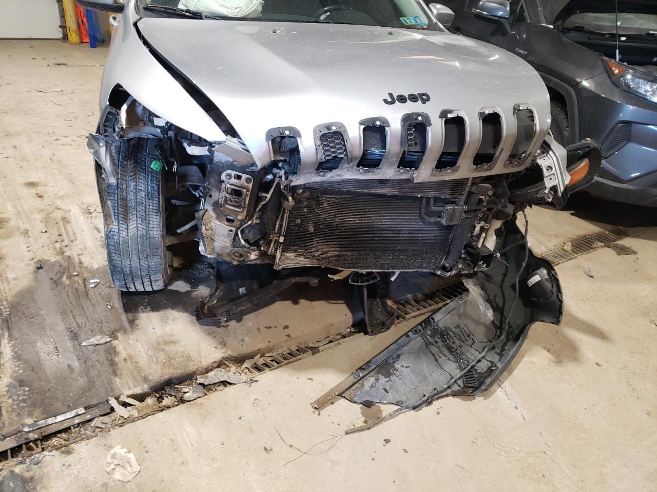 Photo 9 from auction – 2016 JEEP CHEROKEE L with VIN 1C4PJMCS5GW121467
