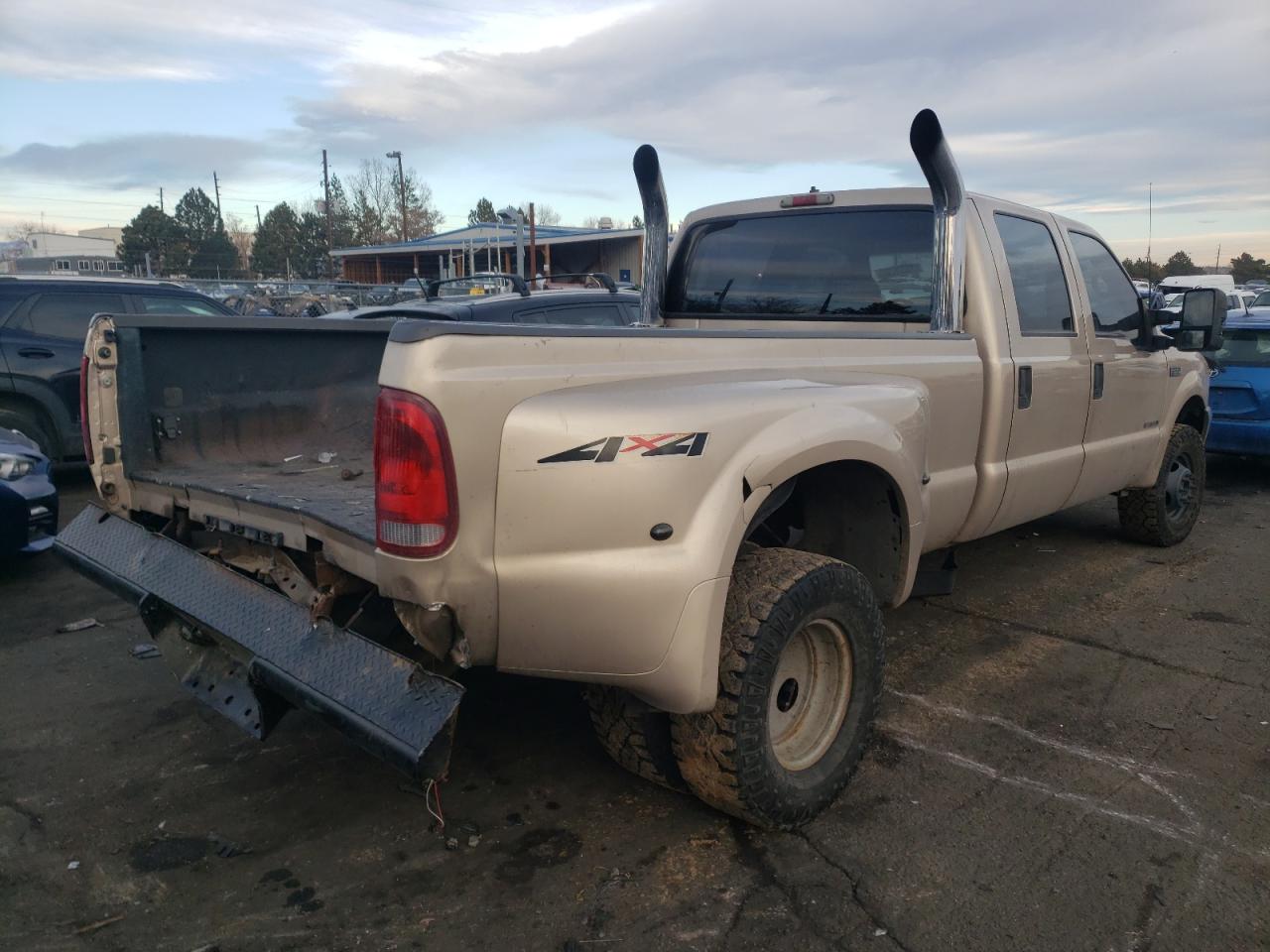 Photo 4 from auction – 1999 FORD F350 SUPER with VIN 1FDWW37F9XEE61890