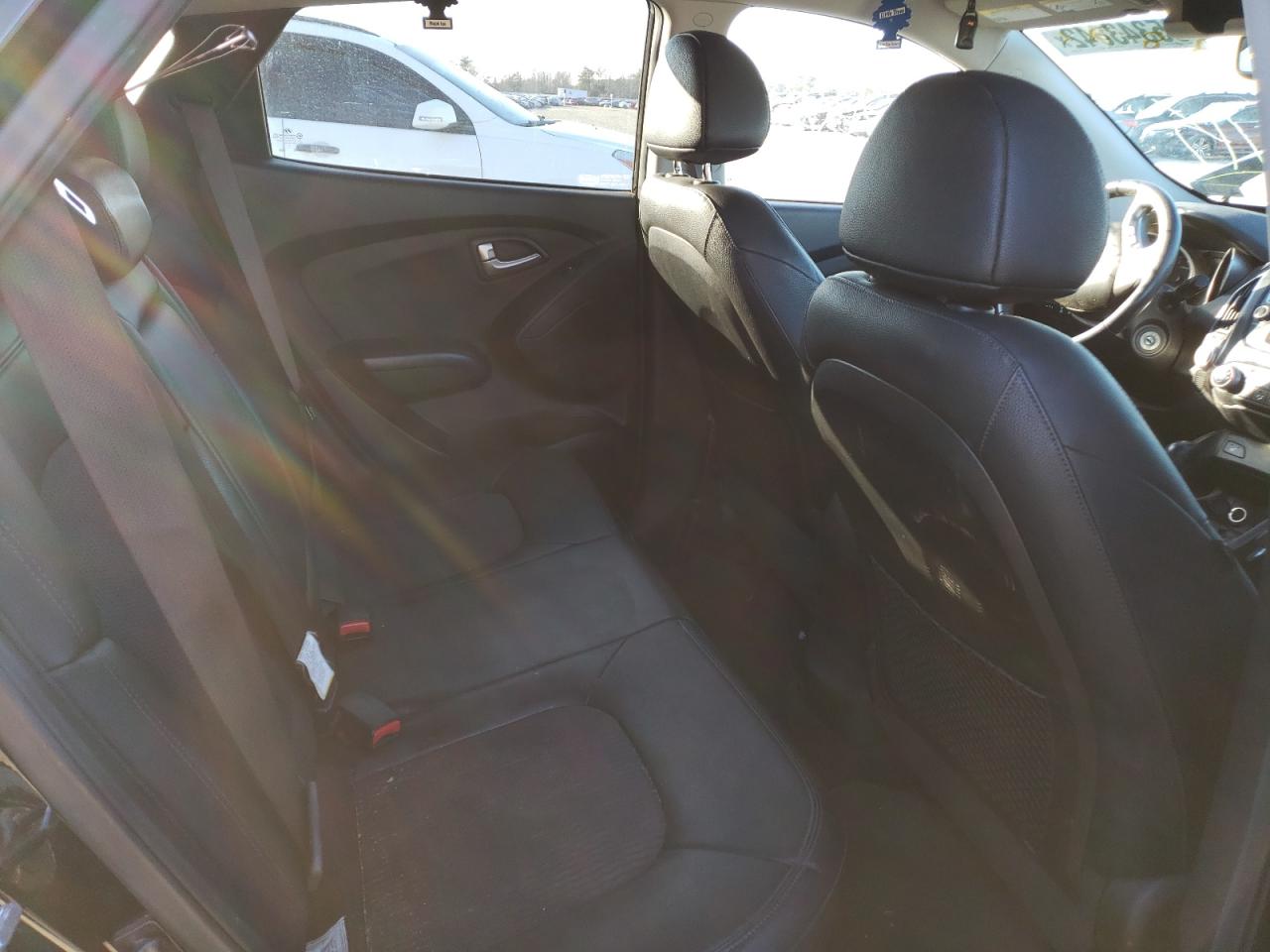 Photo 6 from auction – 2011 HYUNDAI TUCSON GLS with VIN KM8JUCAC2BU247868
